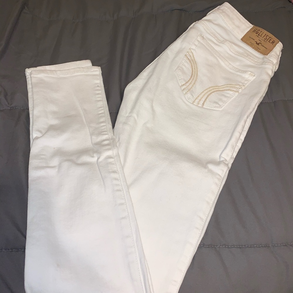 White Hollister Low/Mid Rise Jeans - Size 3